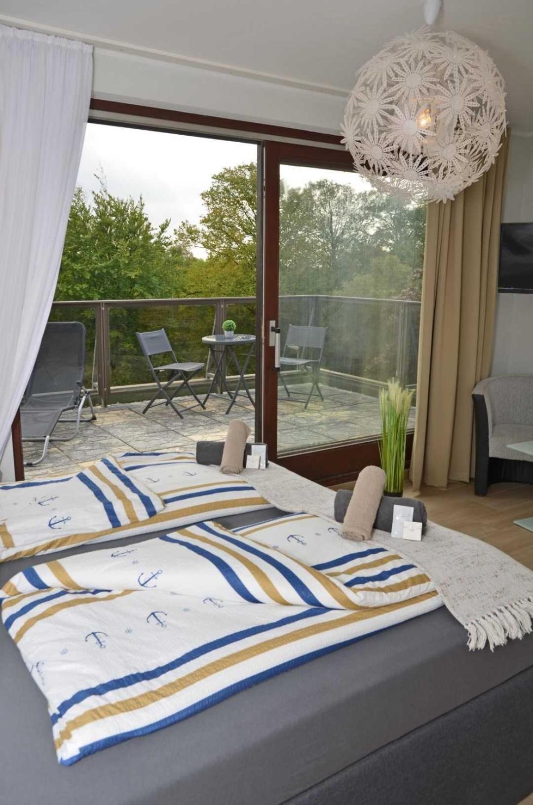 Hotel Zur Seerobbe Cuxhaven Bagian luar foto
