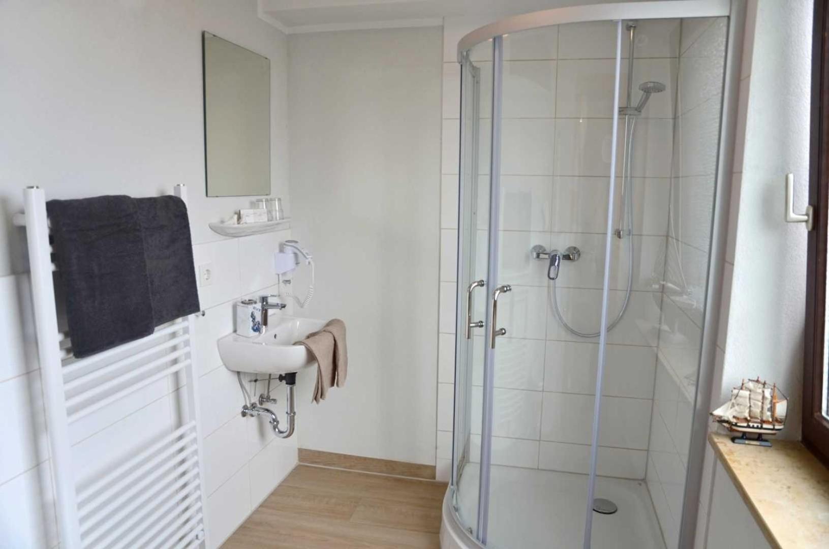 Hotel Zur Seerobbe Cuxhaven Bagian luar foto